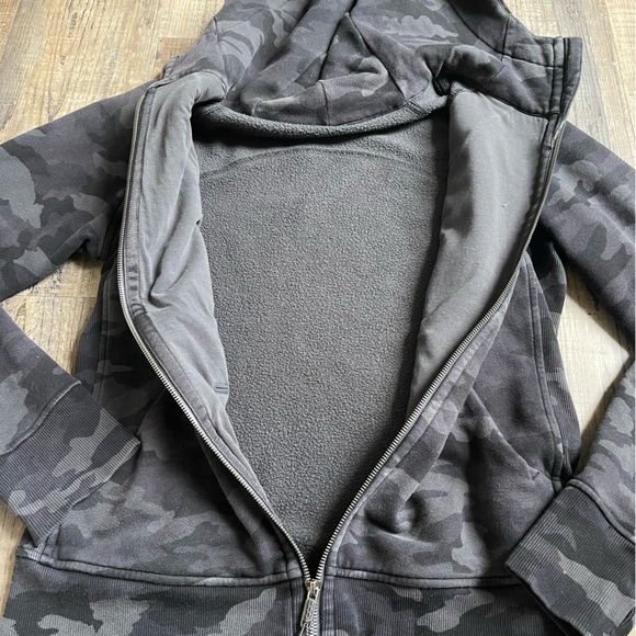 Lululemon camo full zip scuba - Picture 7 of 10